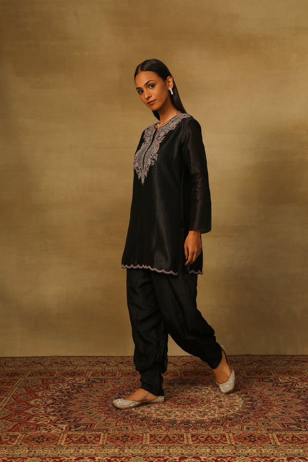 Black Short kurta with pleated pants